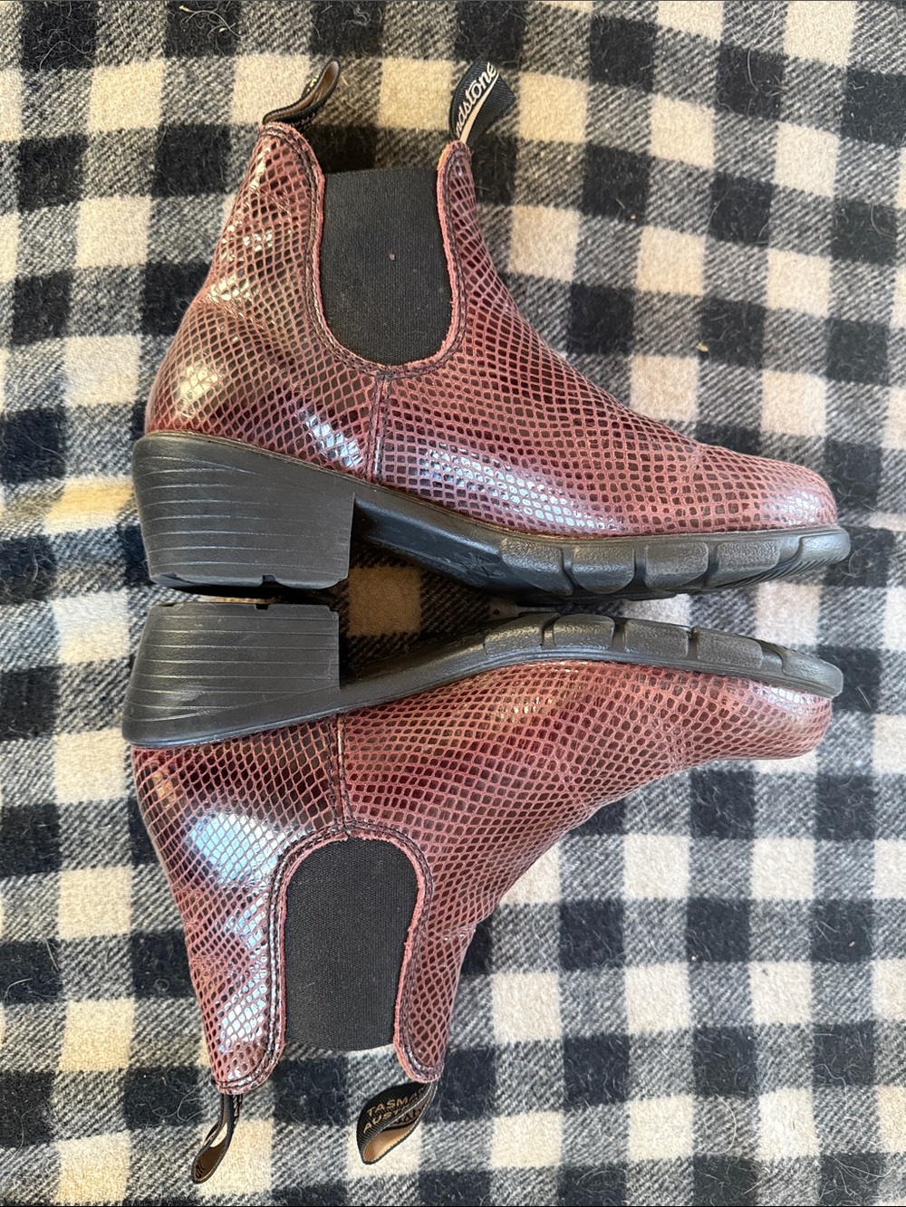 Blundstone Women's Burgundy Chelsea Heeled Boots - Picture 4 of 6